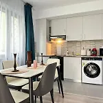 Luxury Near Coresi Mall By Glam