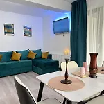 Apartment Luxury Near Coresi Mall By Glam