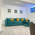 Luxury Near Coresi Mall By Glam Apartment Brasov
