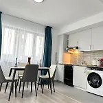Apartment Luxury Near Coresi Mall By Glam *