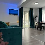 Luxury Near Coresi Mall By Glam Apartment