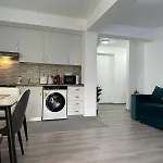 Luxury Near Coresi Mall By Glam Apartment *