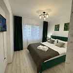 Apartment Luxury Near Coresi Mall By Glam *