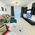 Luxury Near Coresi Mall By Glam Apartment Brasov
