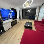 Luxury Near Coresi Mall By Glam Apartment