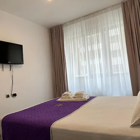 Luxury Near Coresi Mall By Glam Apartment *