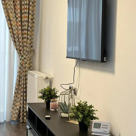 Апартаменты Luxury Near Coresi Mall By Glam Брашов