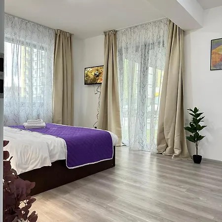 Luxury Near Coresi Mall By Glam Apartment