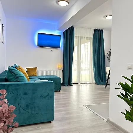 Luxury Near Coresi Mall By Glam Апартаменты *