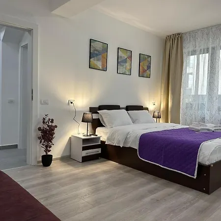Luxury Near Coresi Mall By Glam Брашов