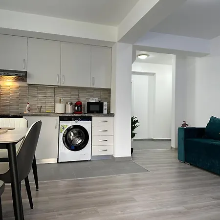 Luxury Near Coresi Mall By Glam Apartment *