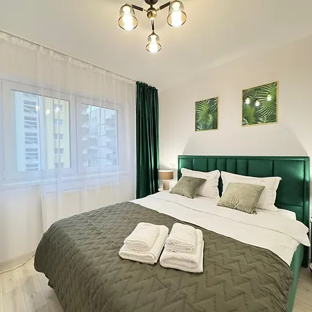 Apartment Luxury Near Coresi Mall By Glam *
