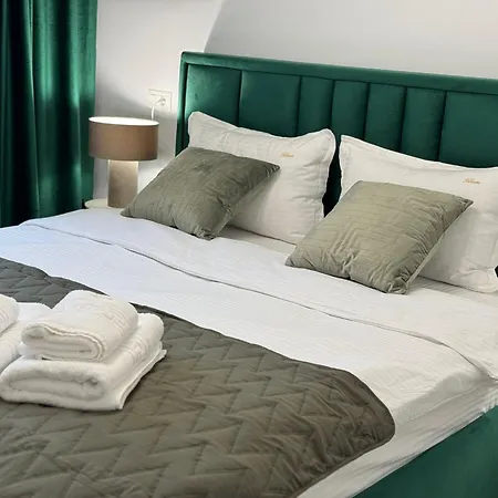 Luxury Near Coresi Mall By Glam Apartment *