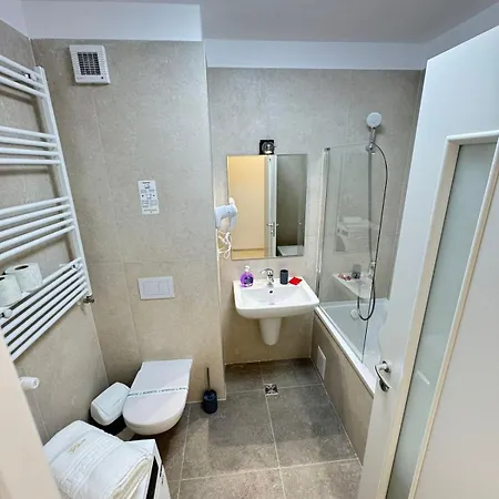 Luxury Near Coresi Mall By Glam *