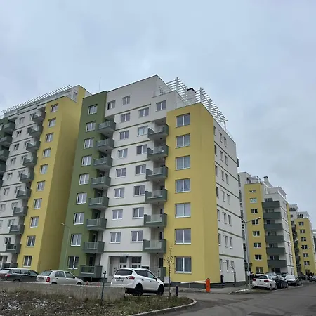 Luxury Near Coresi Mall By Glam Apartamento *