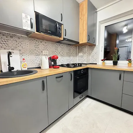 Апартаменты Luxury Near Coresi Mall By Glam Брашов