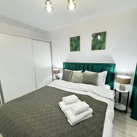 Luxury Near Coresi Mall By Glam Брашов