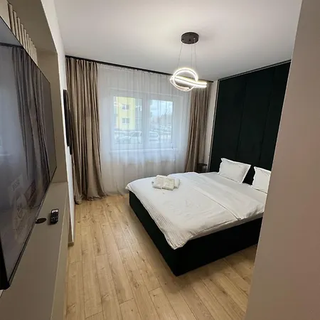 Апартаменты Luxury Near Coresi Mall By Glam Брашов