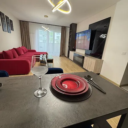 Luxury Near Coresi Mall By Glam Брашов
