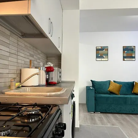 Luxury Near Coresi Mall By Glam - Parking Option *