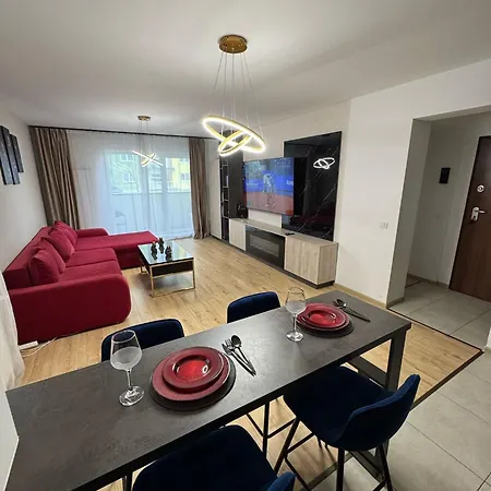 Apartman Luxury Near Coresi Mall By Glam - Parking Option *
