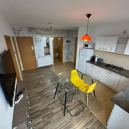 Apartman Luxury Near Coresi Mall By Glam - Parking Option Brassó