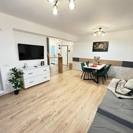 Luxury Near Coresi Mall By Glam - Parking Option Apartman Brassó