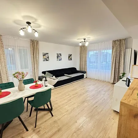 Luxury Near Coresi Mall By Glam - Parking Option Apartman *