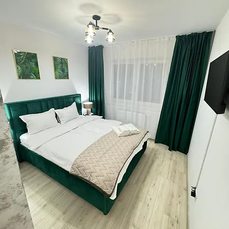 Luxury Near Coresi Mall By Glam - Parking Option *