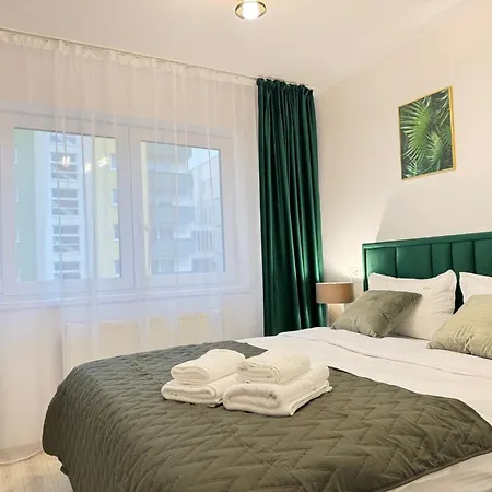 Luxury Near Coresi Mall By Glam - Parking Option * Braşov