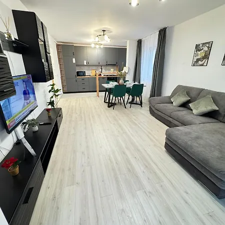 Apartman Luxury Near Coresi Mall By Glam - Parking Option Brassó