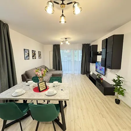 Luxury Near Coresi Mall By Glam - Parking Option *