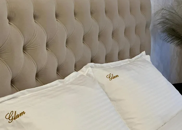 Luxury Near Coresi Mall By Glam Apartamento