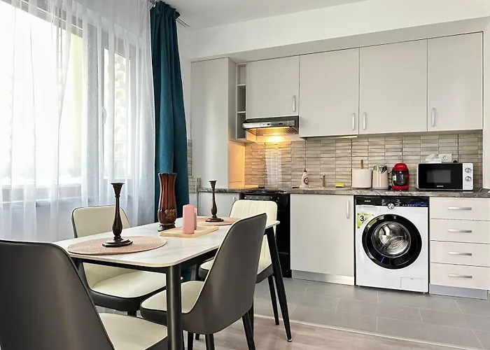 Luxury Near Coresi Mall By Glam