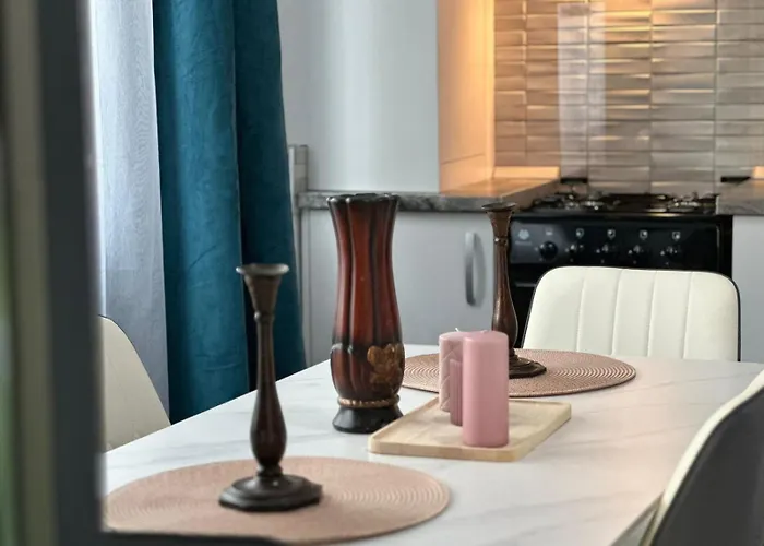 Apartamento Luxury Near Coresi Mall By Glam *