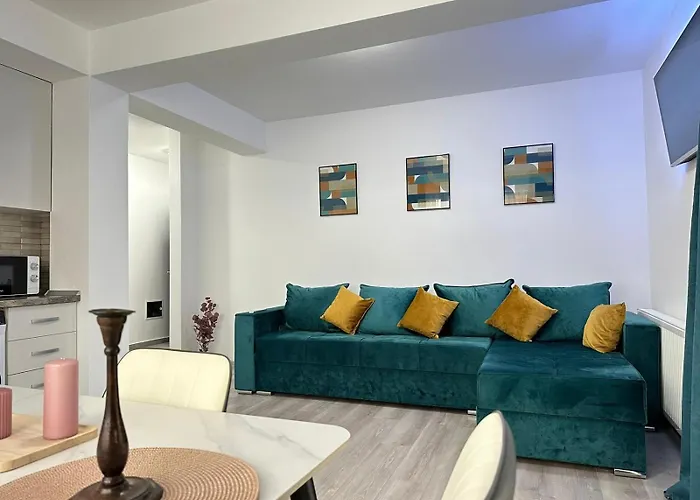 Luxury Near Coresi Mall By Glam Apartamento *