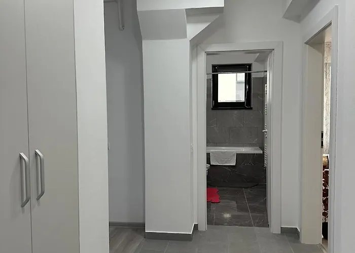 Luxury Near Coresi Mall By Glam *