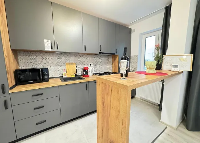 Apartamento Luxury Near Coresi Mall By Glam