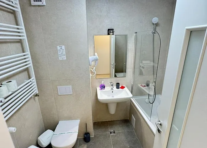 Luxury Near Coresi Mall By Glam *