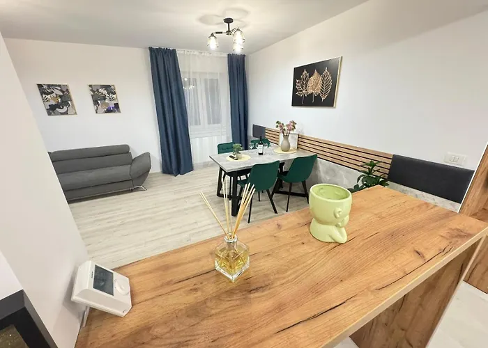 Apartamento Luxury Near Coresi Mall By Glam *