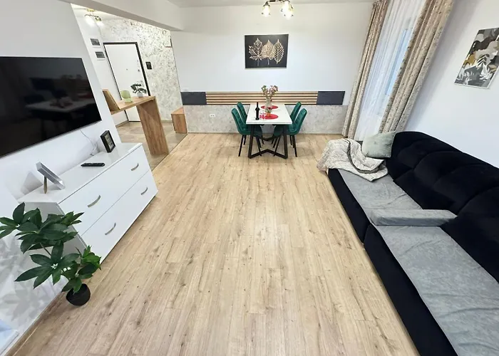 Luxury Near Coresi Mall By Glam Apartamento