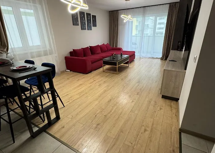 Luxury Near Coresi Mall By Glam Apartamento *